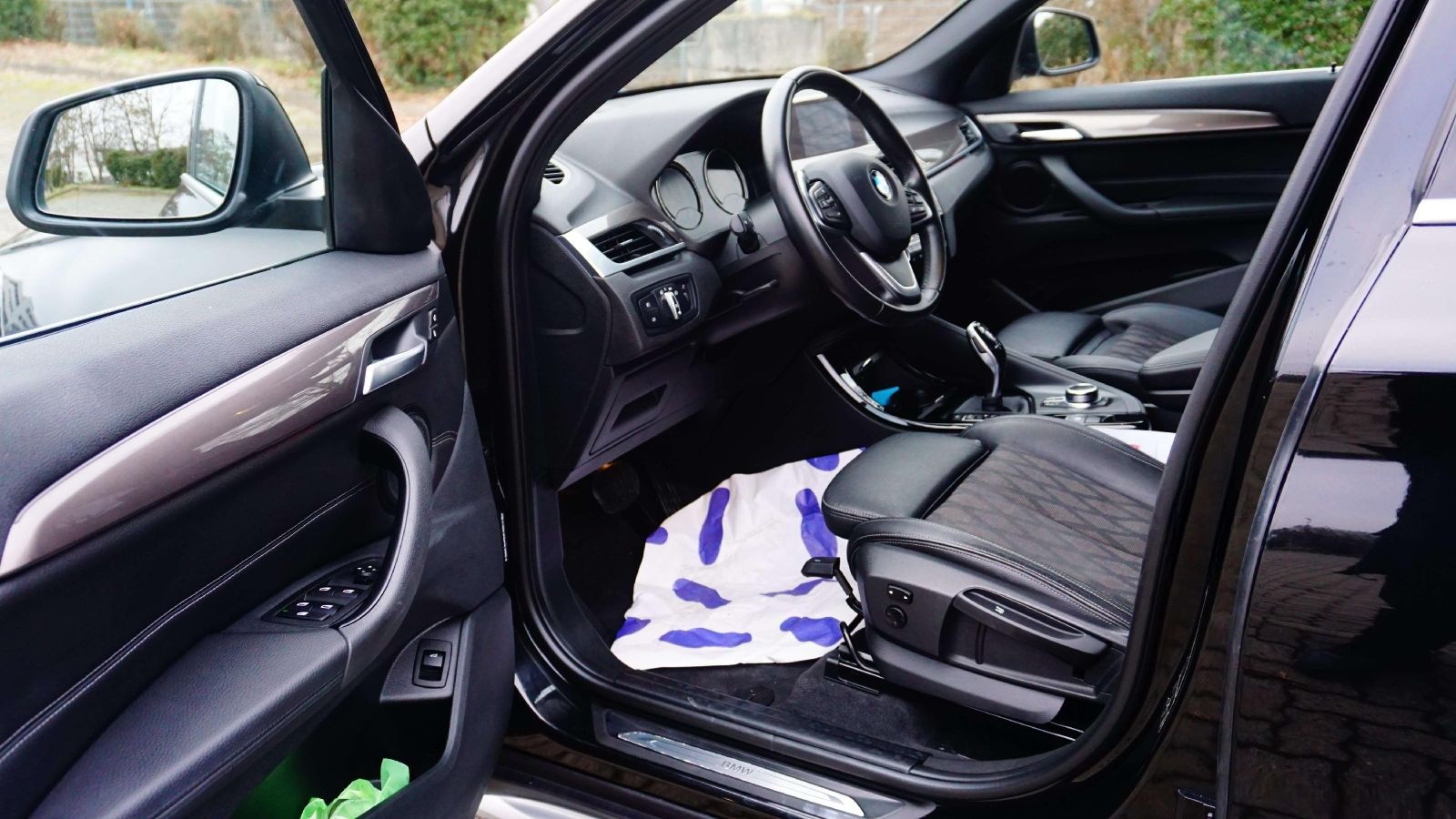 BMW X1 xDrive 20 i xLine/XENON/SHZ/PDC/NAVI/LED/ foto 6