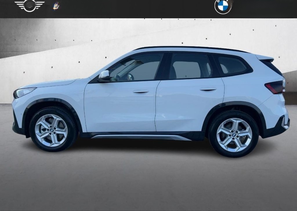 BMW X1 xDrive23i xLine Park-Assistent AHK PANO LED foto 2