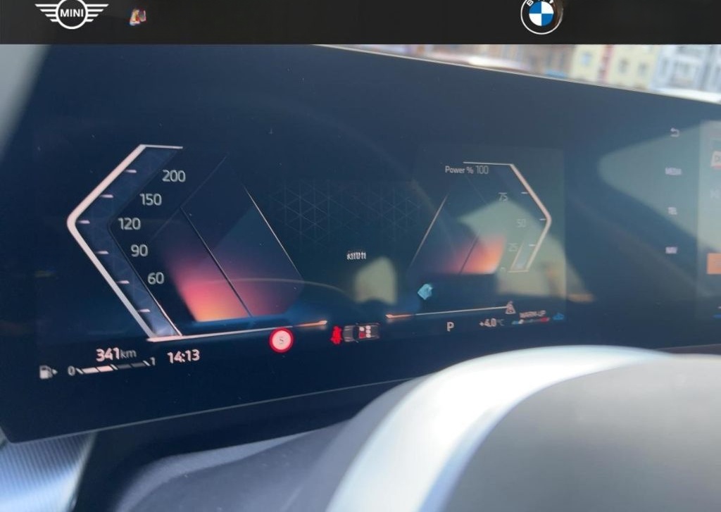 BMW X1 xDrive23i xLine Park-Assistent AHK PANO LED foto 15