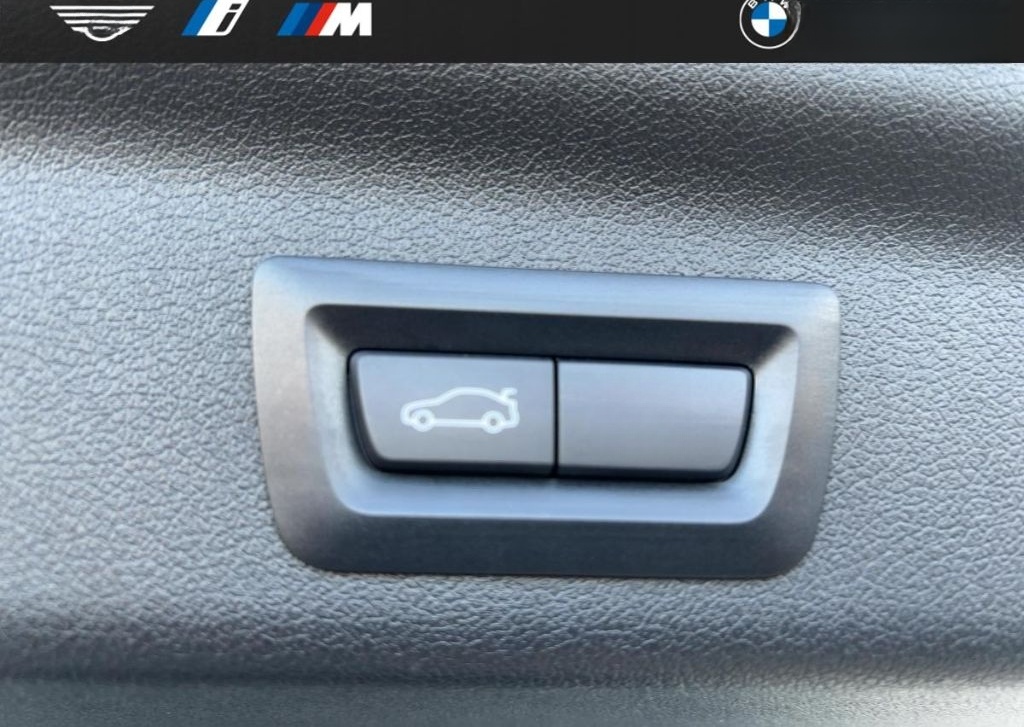 BMW X1 xDrive23i xLine Park-Assistent AHK PANO LED foto 18