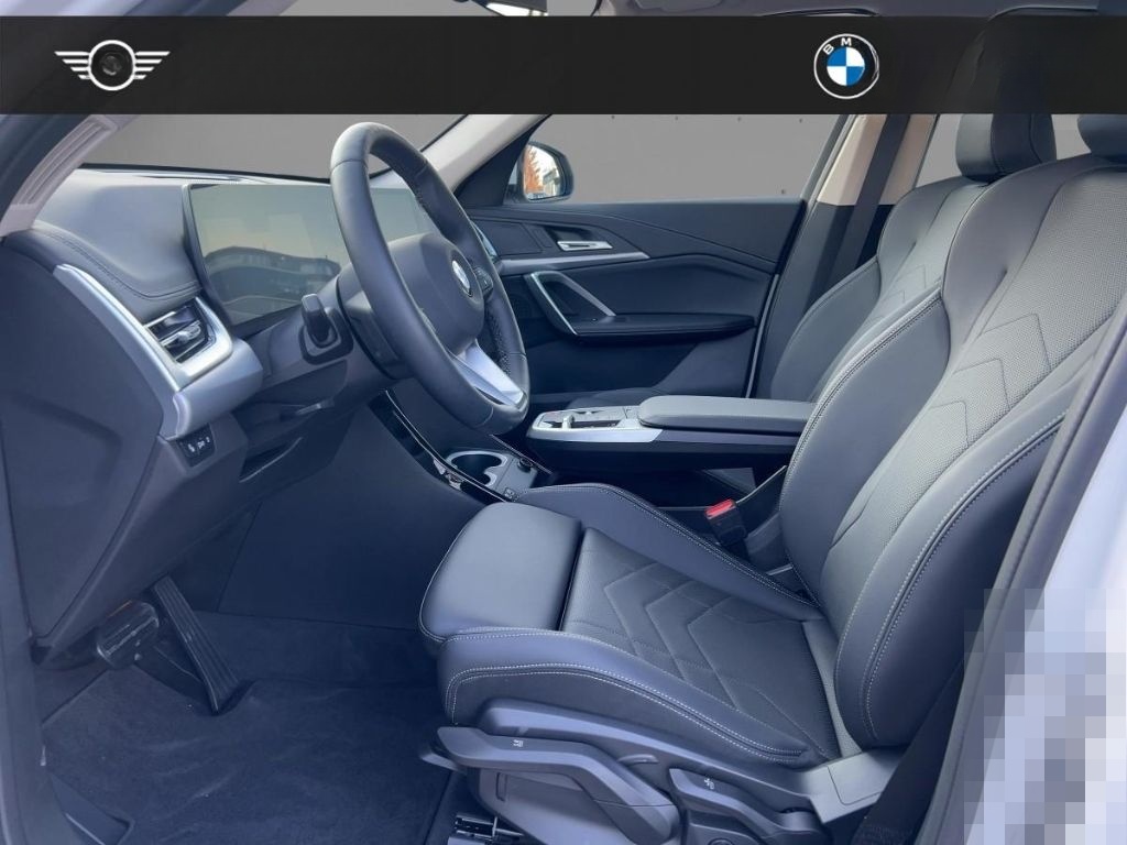 BMW X1 xDrive23i xLine Park-Assistent AHK PANO LED foto 7