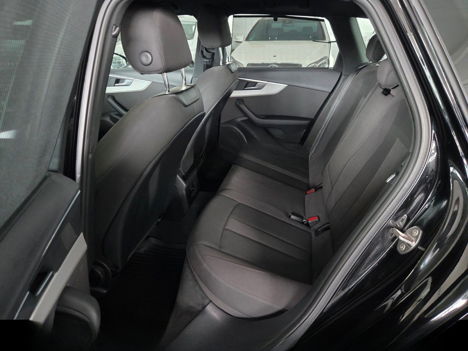 Audi A4 Avant 30 TDI|Automatik|1.Hand| foto 14