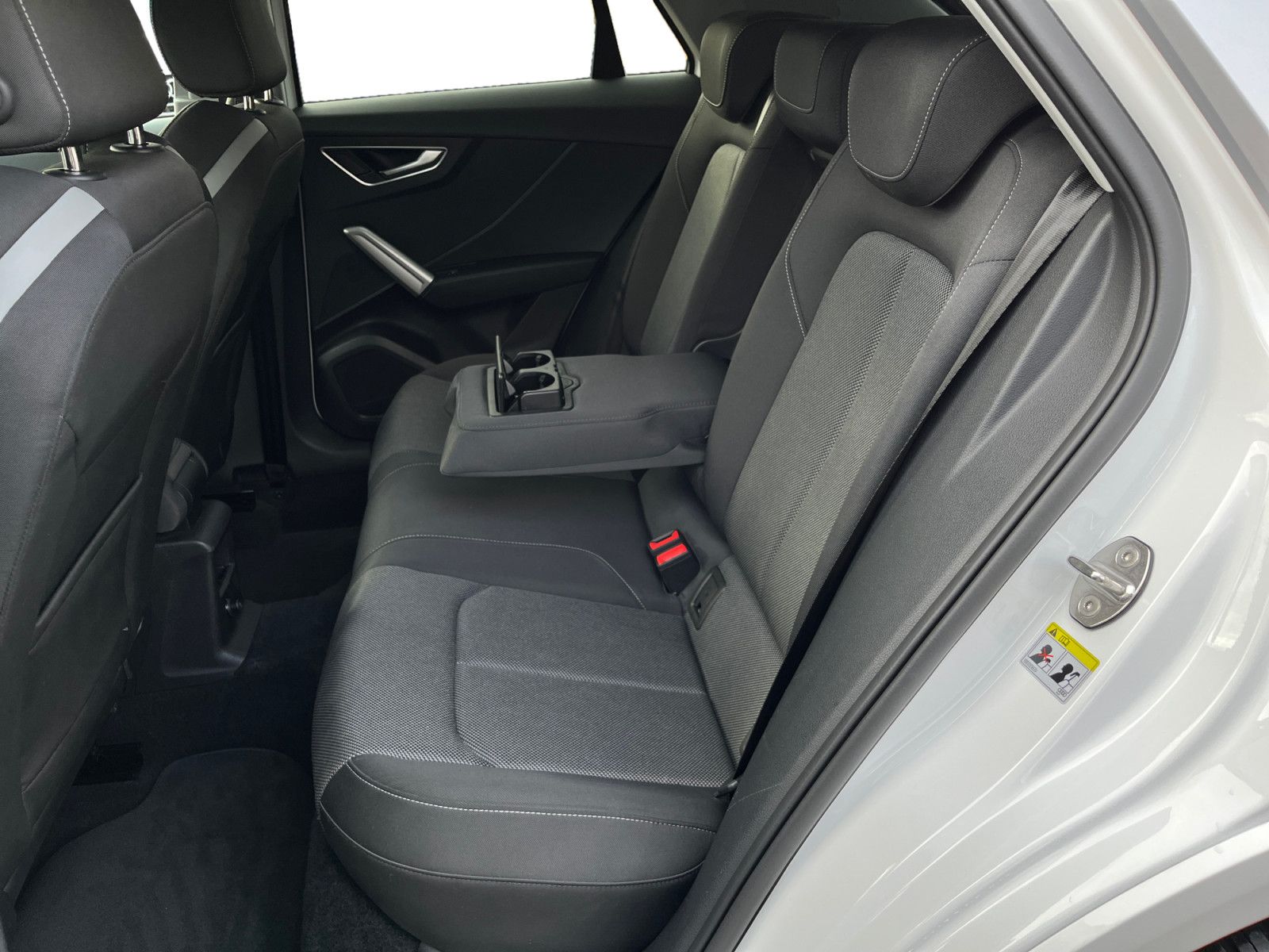 Audi Q2 30 TFSI S line Virtual Cockpit LED Einparkh foto 11