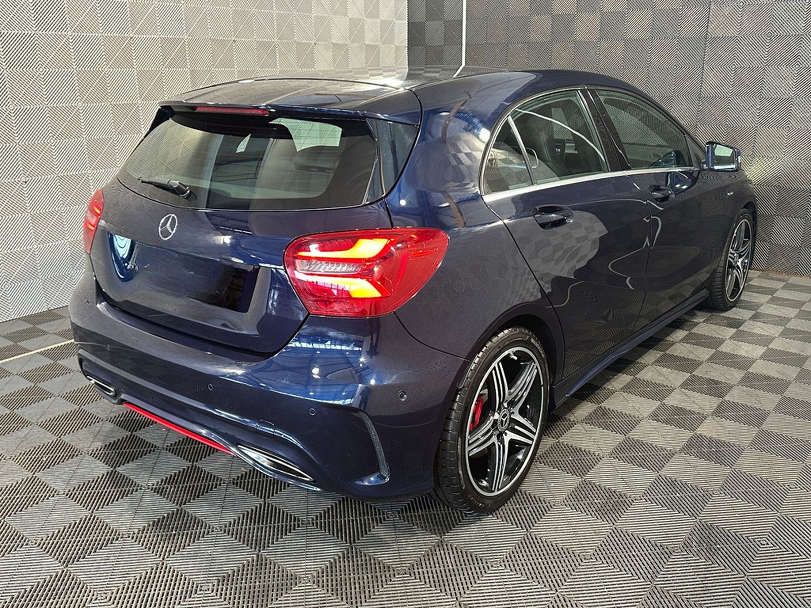 Mercedes-Benz A 250 4M. Sport*AMG*LED-PANO-ACC-MEMO-R.KAM-SHZ foto 4
