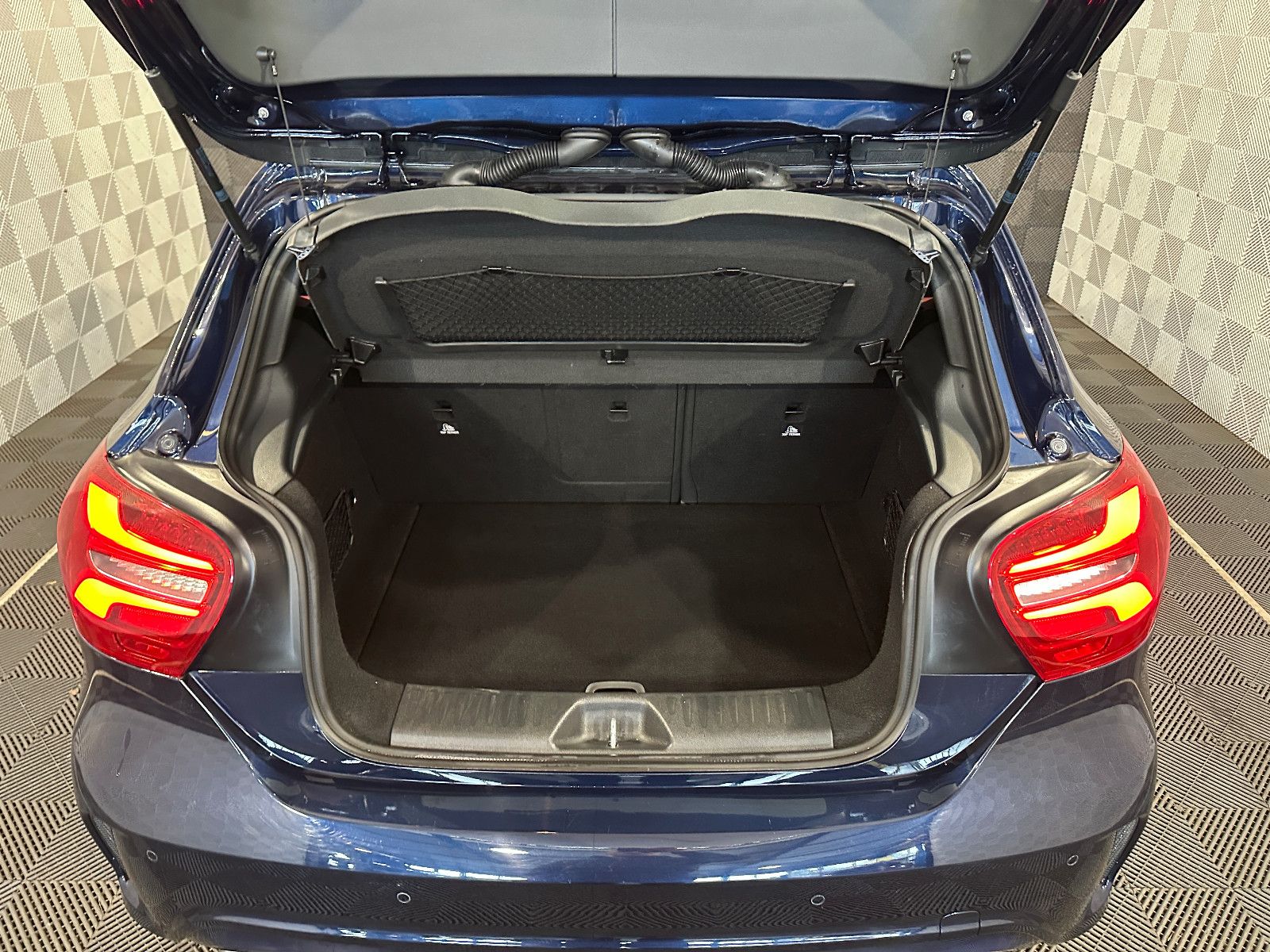 Mercedes-Benz A 250 4M. Sport*AMG*LED-PANO-ACC-MEMO-R.KAM-SHZ foto 5
