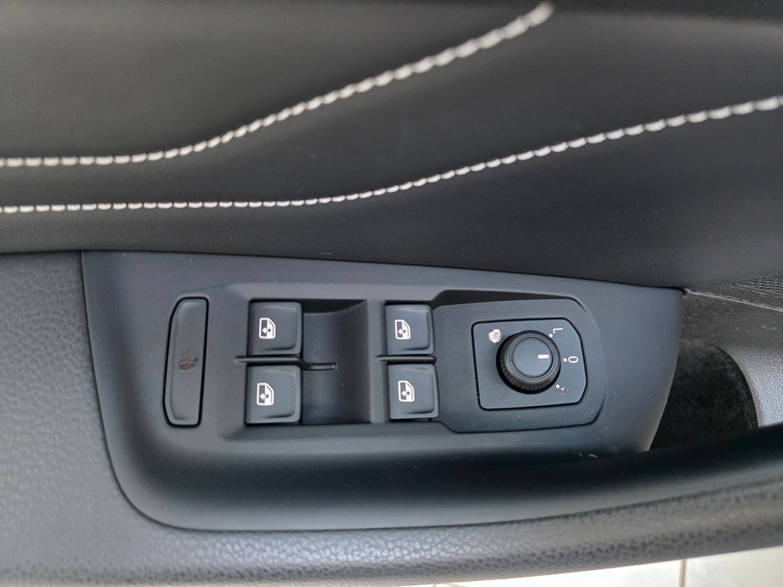 Volkswagen Passat Variant Business 4Motion R-Line Panorama foto 13
