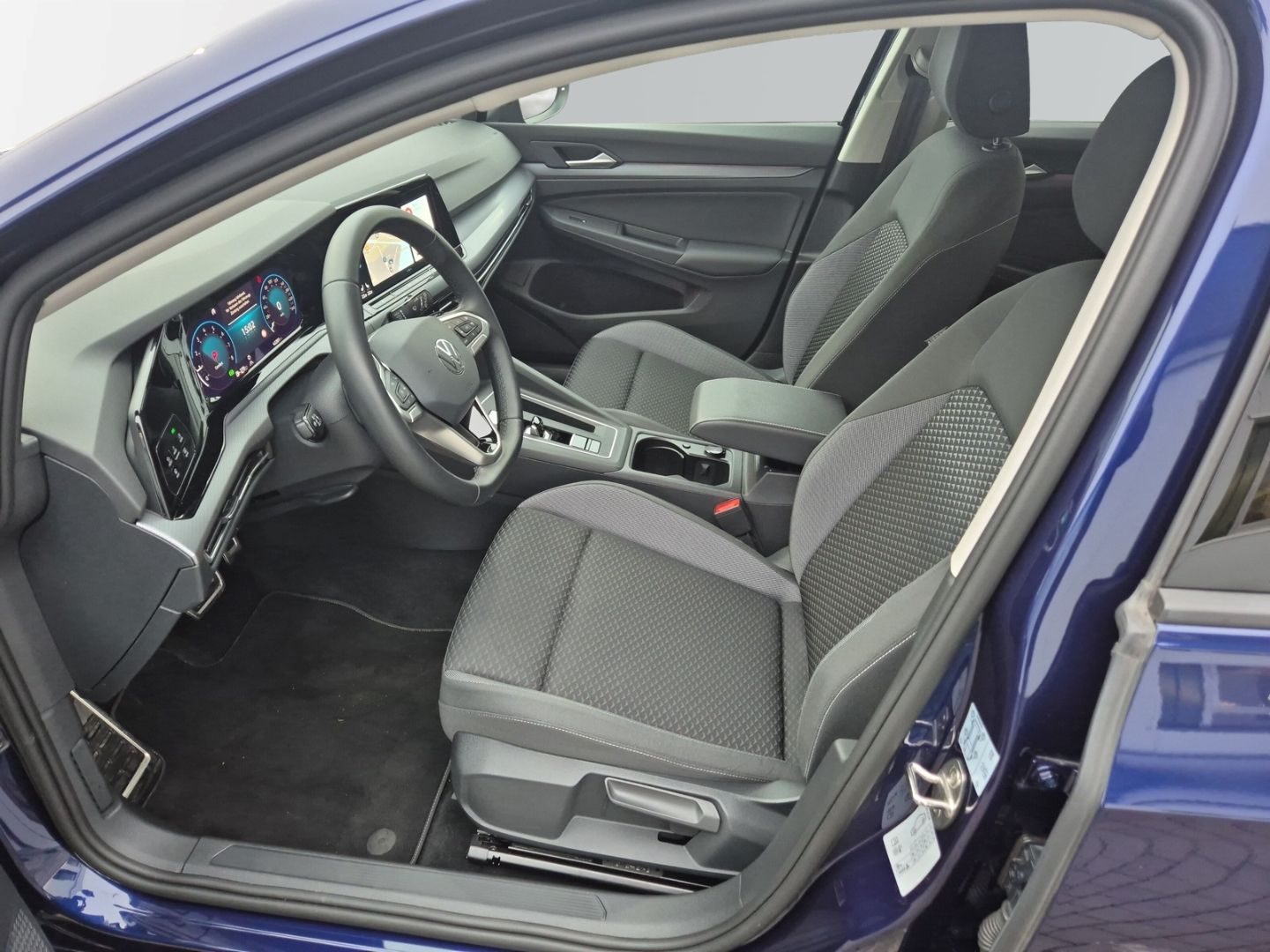 Volkswagen Golf Active 1,5 eTSI DSG AHK Matrix Cam IQDrive foto 3