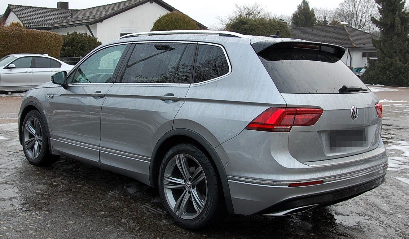 Volkswagen Tiguan Allspace 2.0 TDI 4motion R-Line Pano foto 2