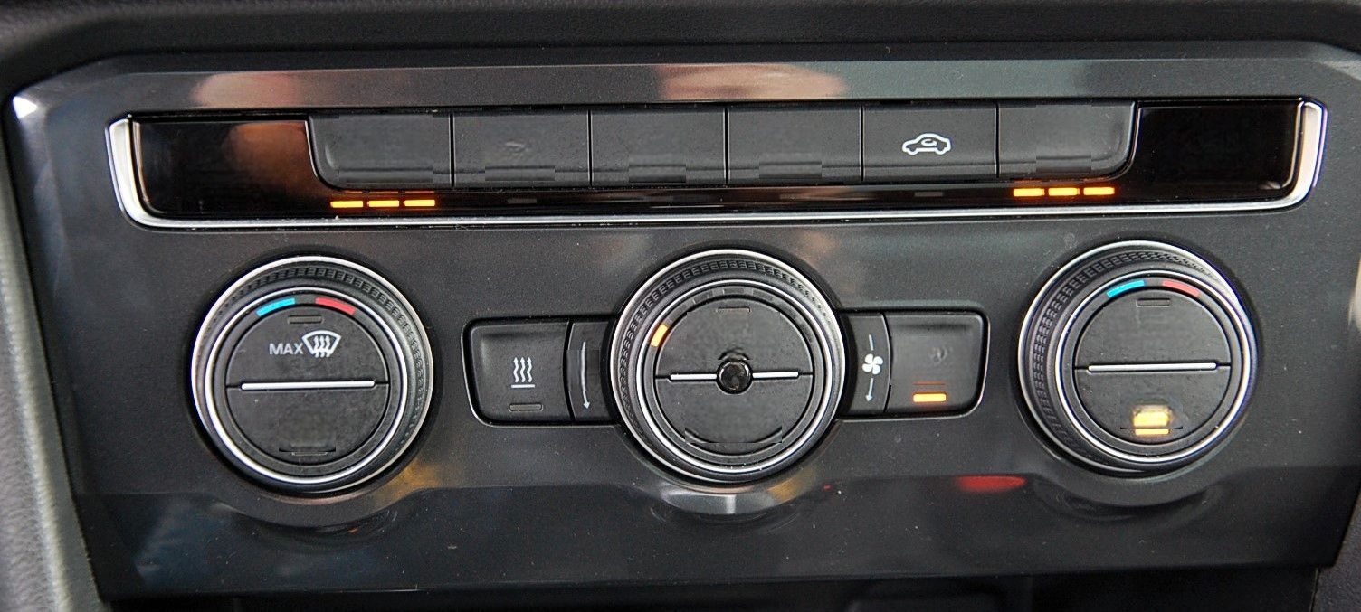 Volkswagen Tiguan Allspace 2.0 TDI 4motion R-Line Pano foto 11