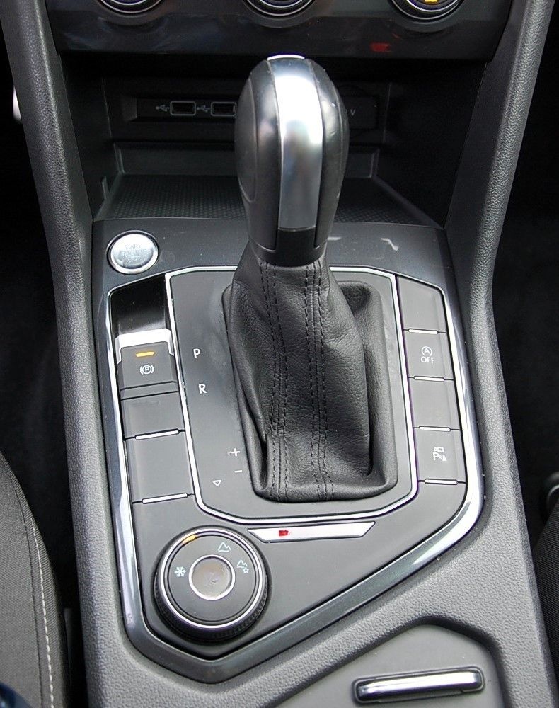 Volkswagen Tiguan Allspace 2.0 TDI 4motion R-Line Pano foto 12