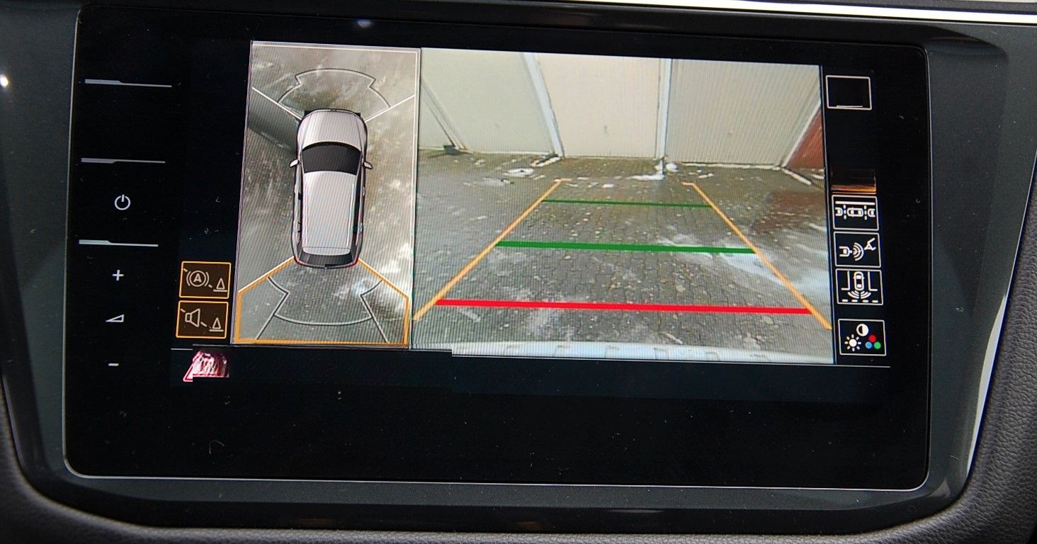 Volkswagen Tiguan Allspace 2.0 TDI 4motion R-Line Pano foto 13