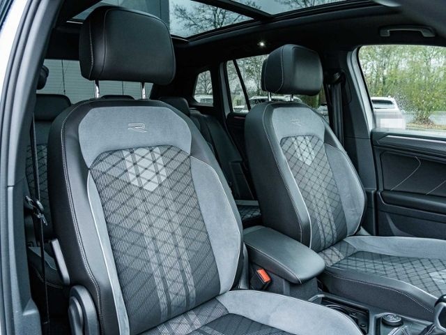 Volkswagen Tiguan 2.0 TDI DSG 4M R-Line *AHK*PANO*MATRIX* foto 13