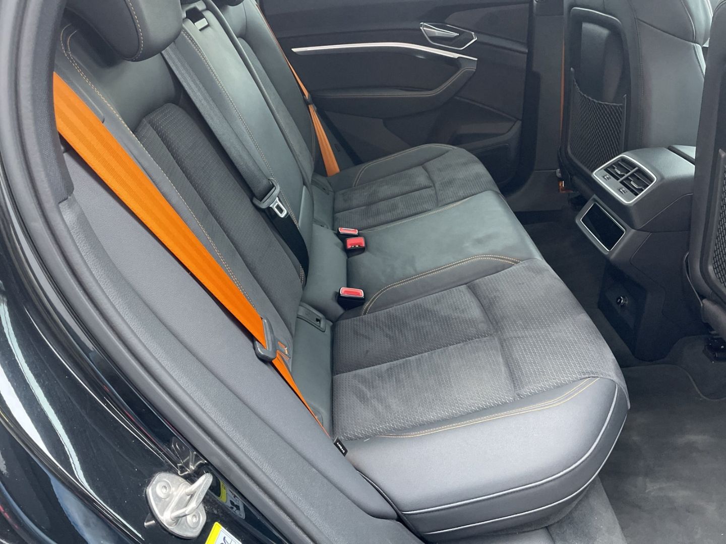 Audi e-tron Sportback 55 S-Line qu Matrix AHK B&O HuD foto 8