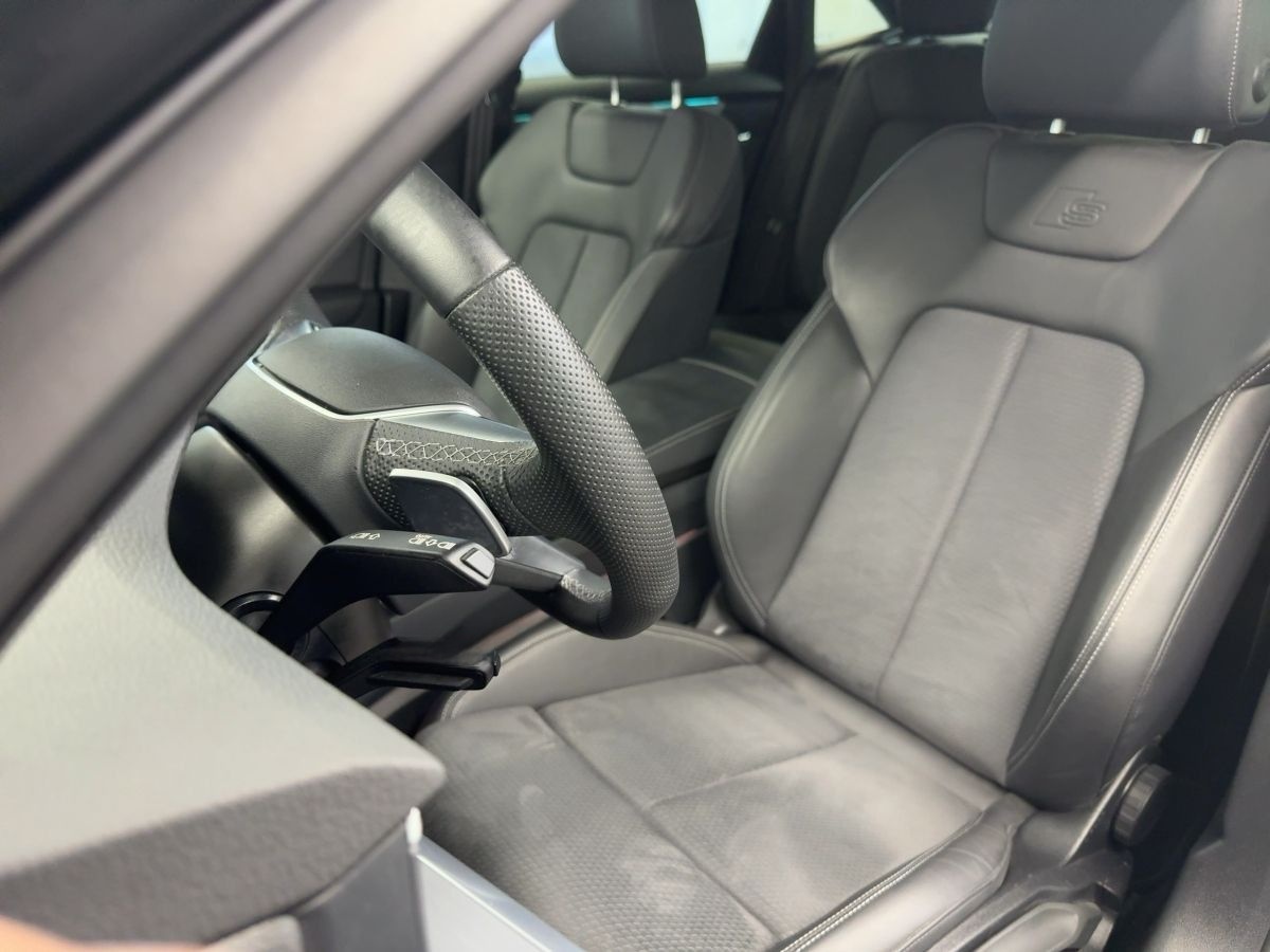 Audi A6 Limousine 45 TFSI quattro S line Pano AHK foto 19