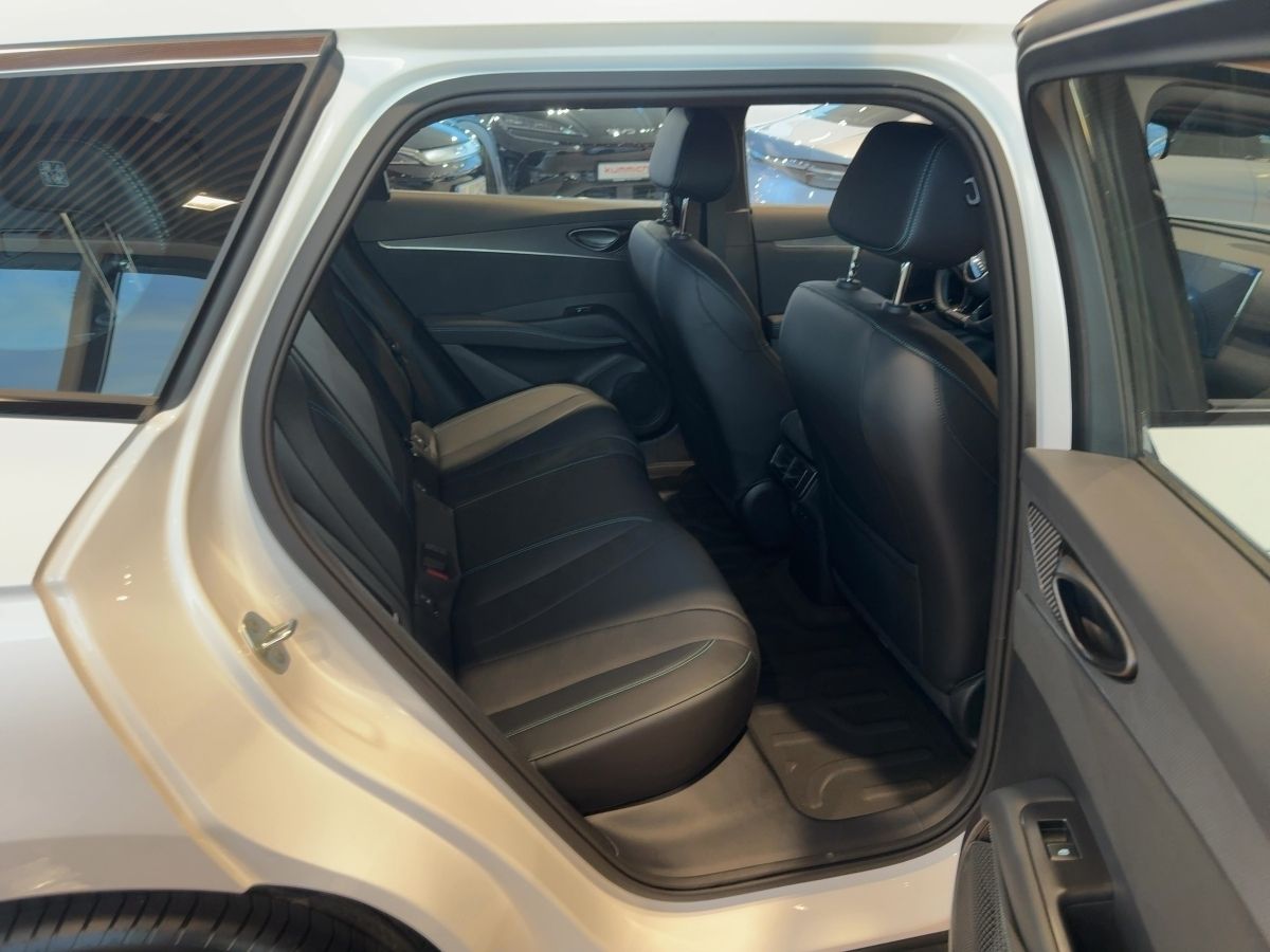 BYD SEAL 6 DM-i Touring Boost foto 12