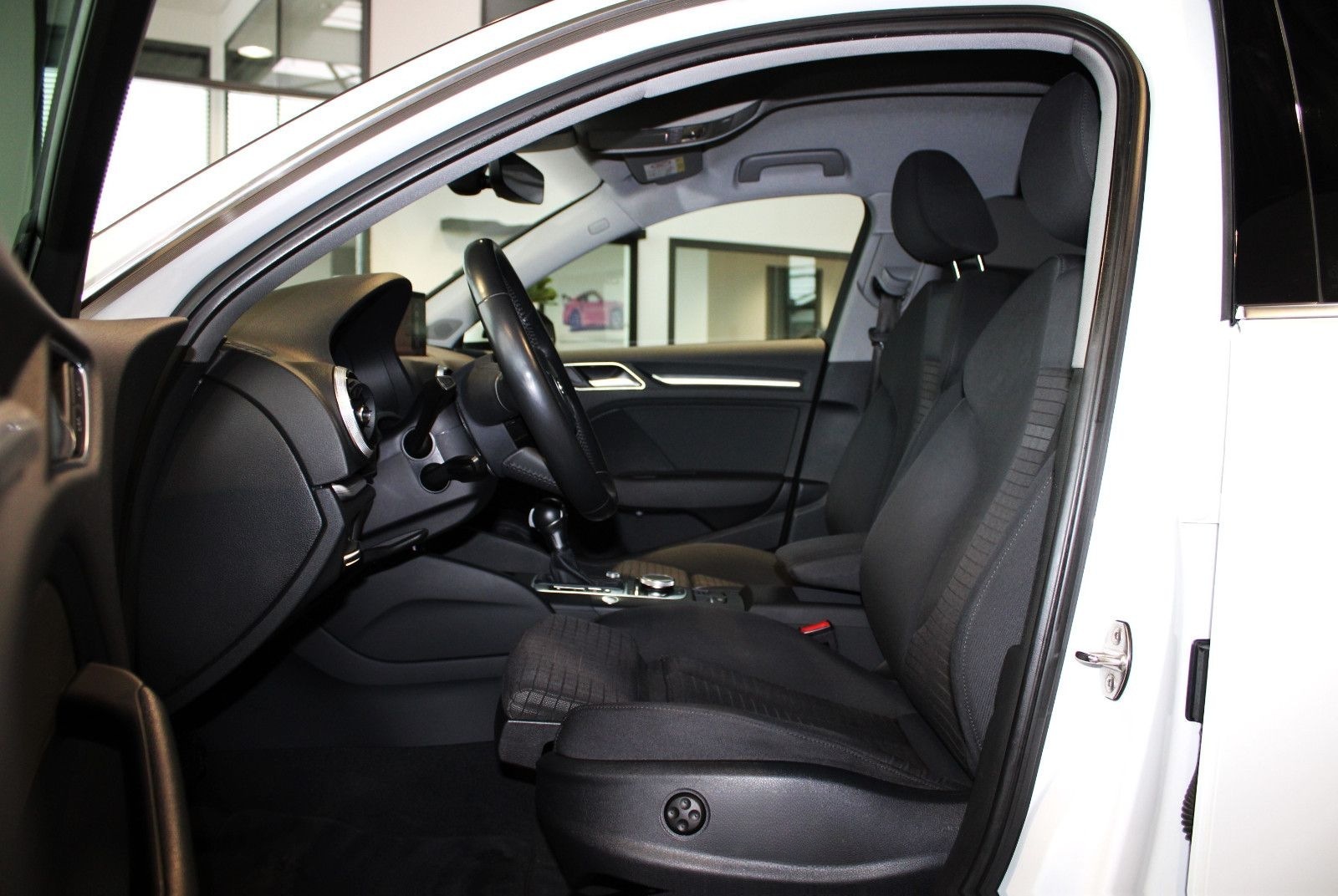 Audi A3 SPORTBACK 150PS ULTRA SPORT/VIRTUAL/HIFI/17" foto 5