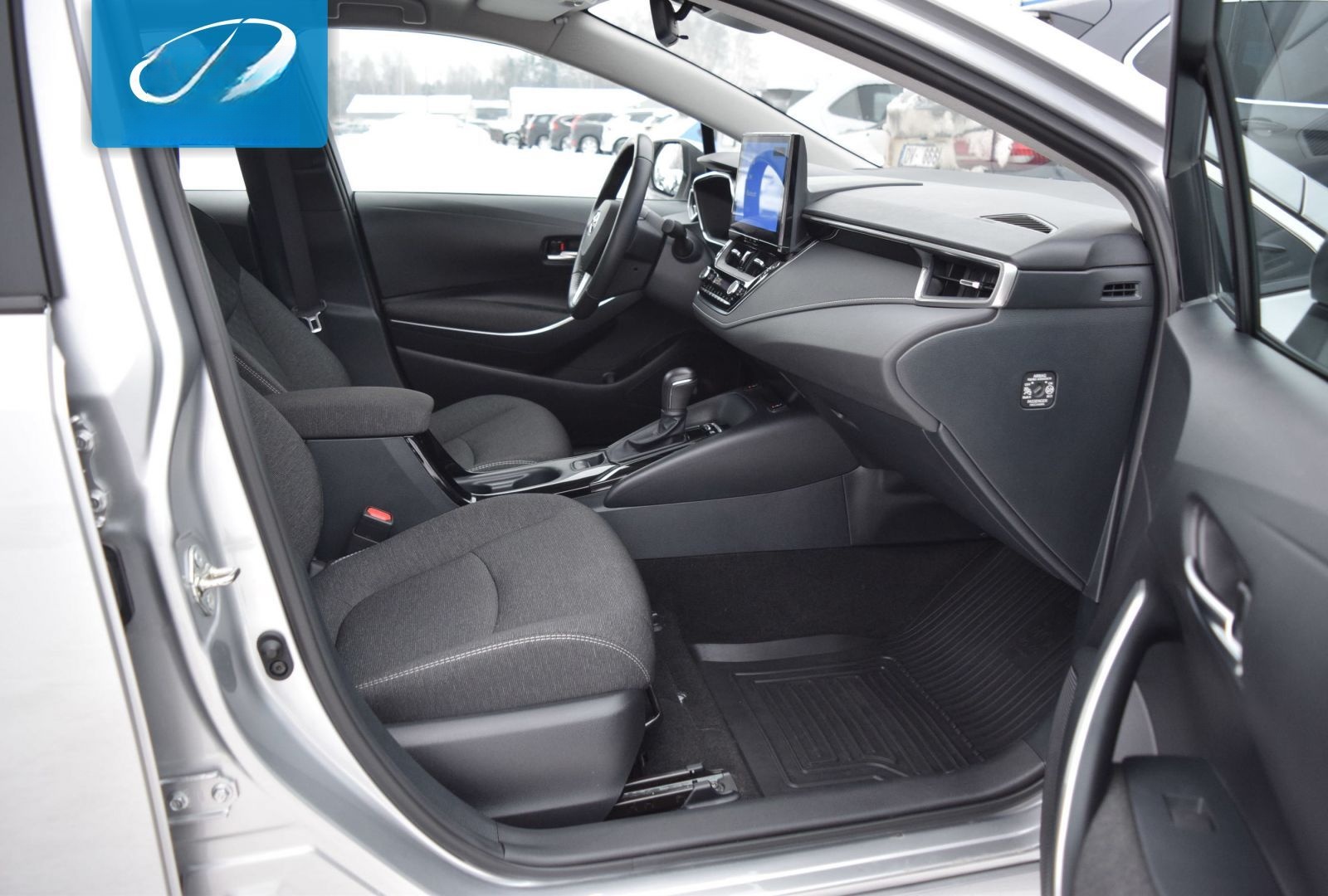 Toyota Corolla Hybrid A/T foto 12