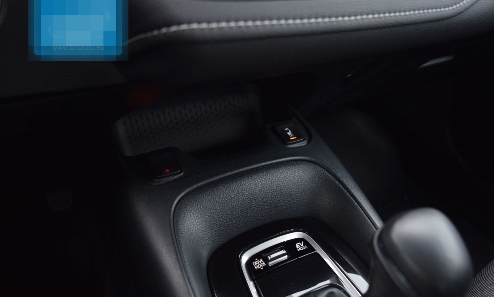 Toyota Corolla Hybrid A/T foto 6