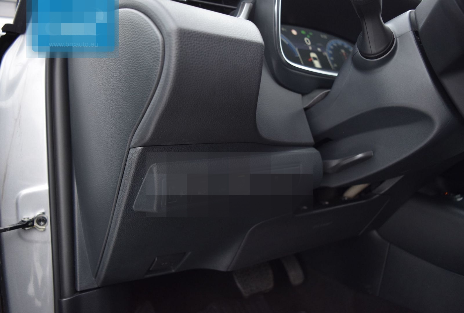 Toyota Corolla Hybrid A/T foto 9