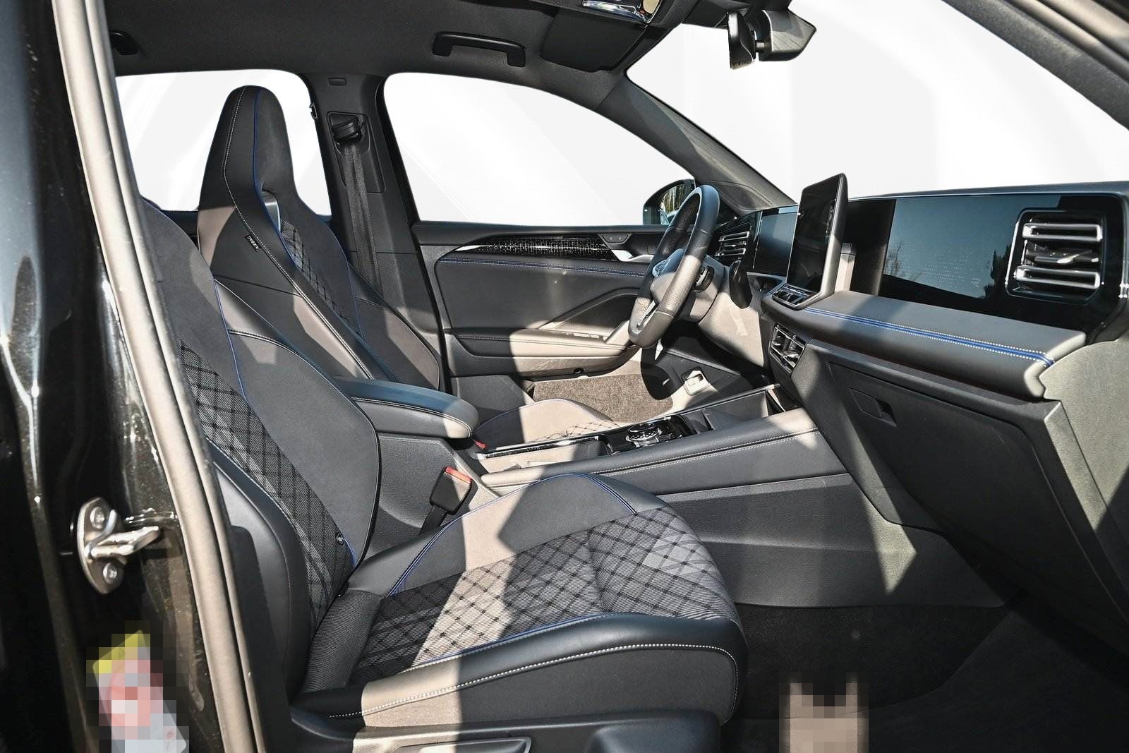 Volkswagen Tiguan 2.0 TDI 4Motion DSG R-Line 3,99% Finanzie foto 6