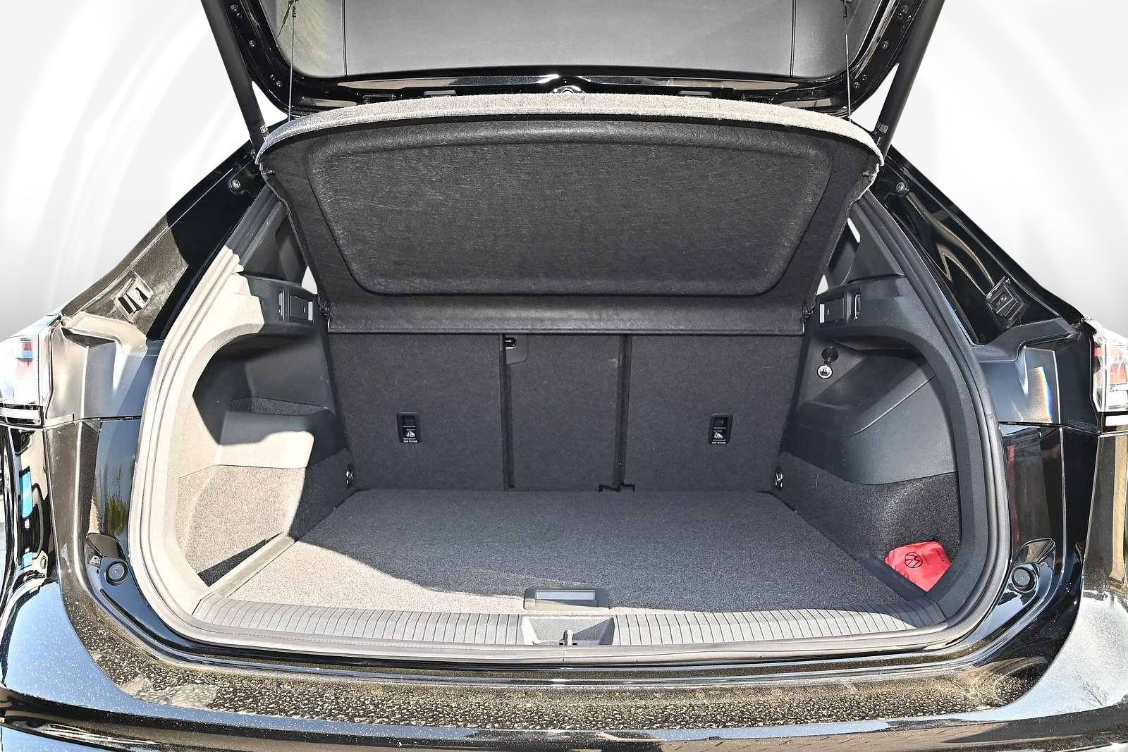 Volkswagen Tiguan 2.0 TDI 4Motion DSG R-Line 3,99% Finanzie foto 9