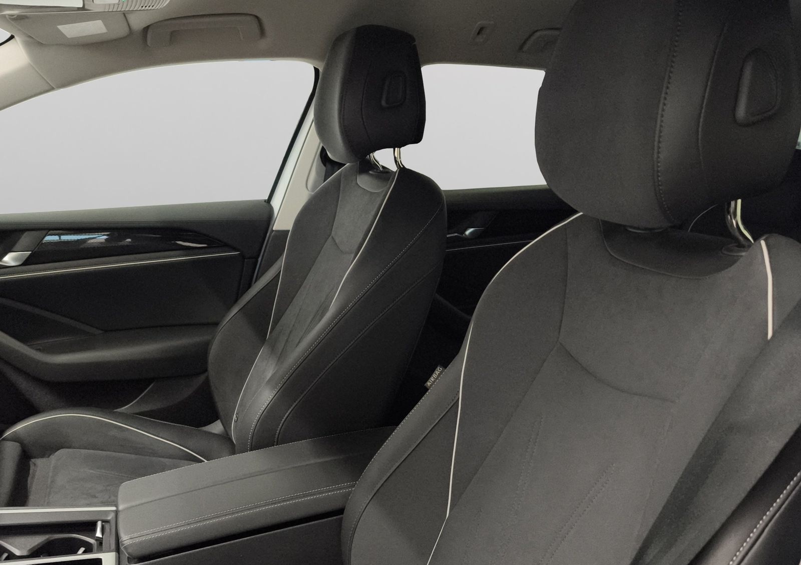 Volkswagen Passat Variant 1.5 eTSI DSG Business LED NAVI AH foto 9