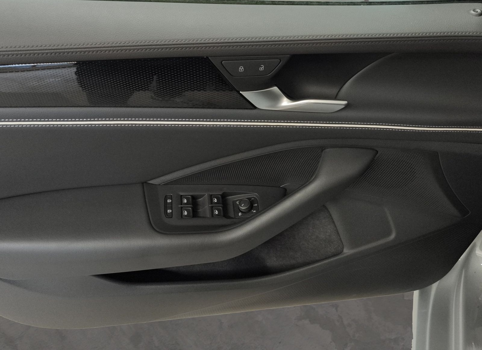 Volkswagen Passat Variant 1.5 eTSI DSG Business LED NAVI AH foto 12