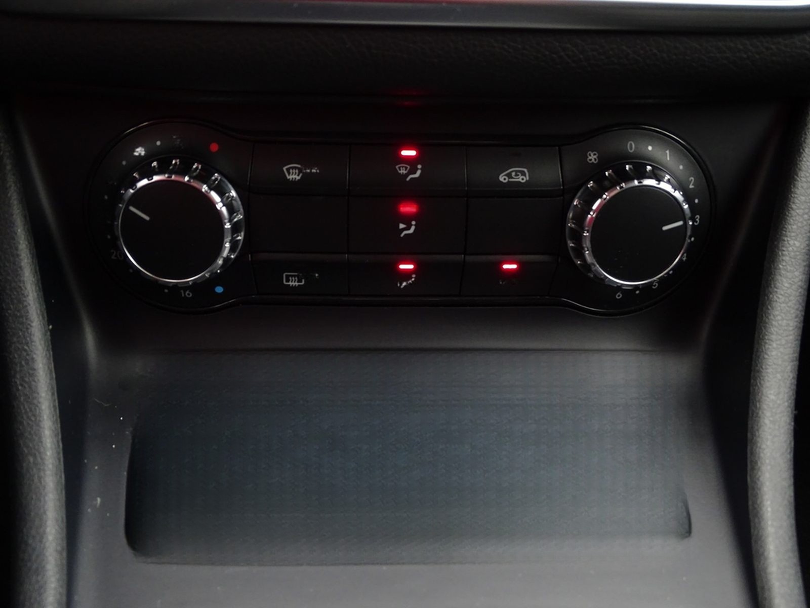 Mercedes-Benz CLA 180 Urban LED Navi Sitzheizung PDC foto 13