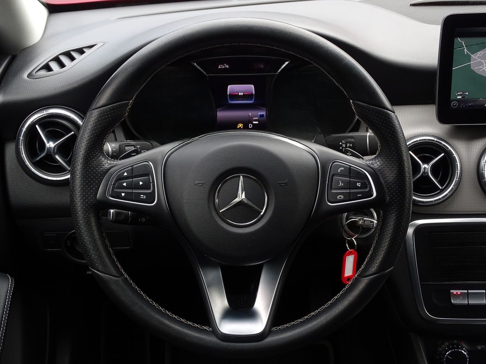 Mercedes-Benz CLA 180 Urban LED Navi Sitzheizung PDC foto 14