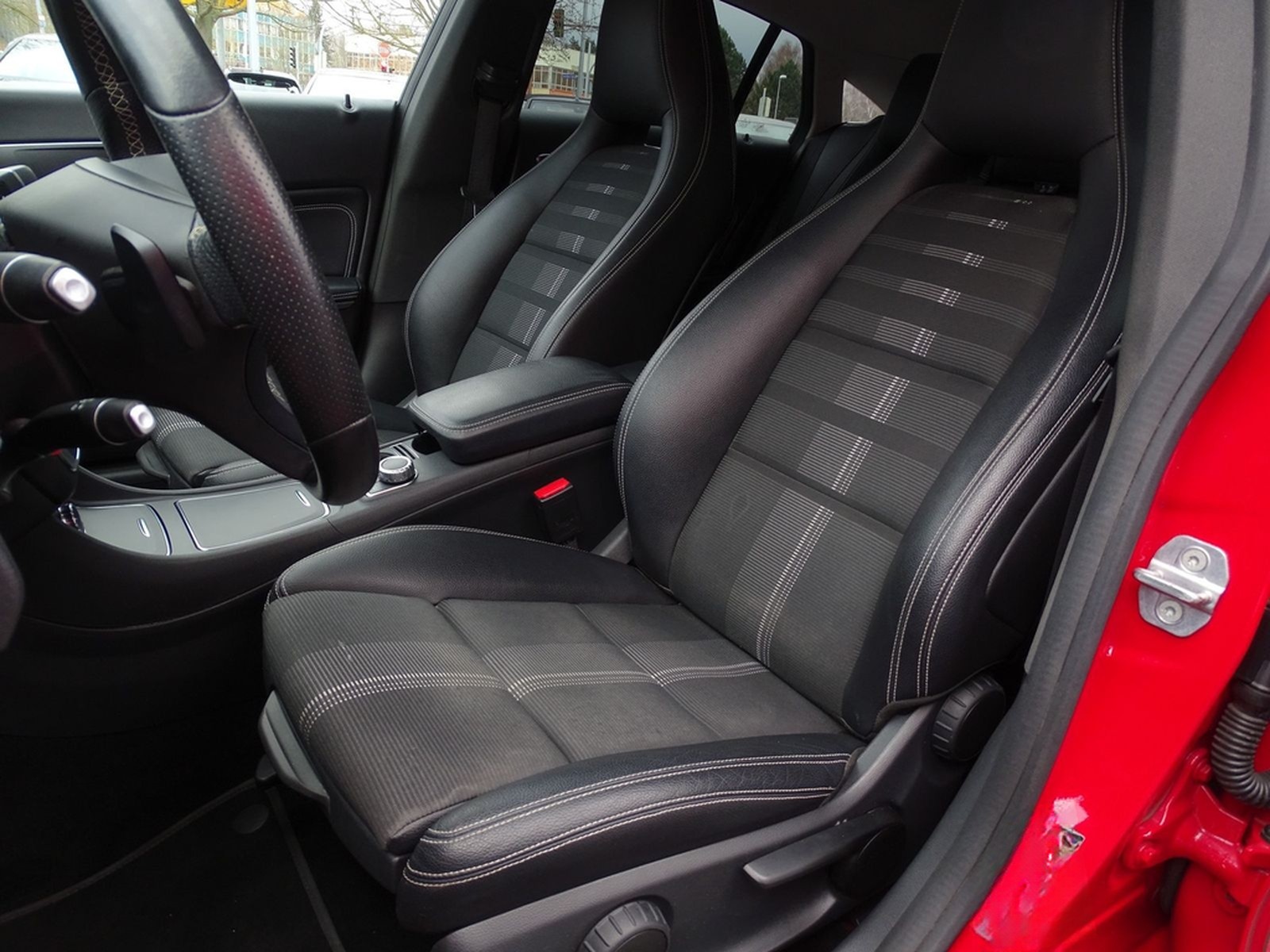 Mercedes-Benz CLA 180 Urban LED Navi Sitzheizung PDC foto 23