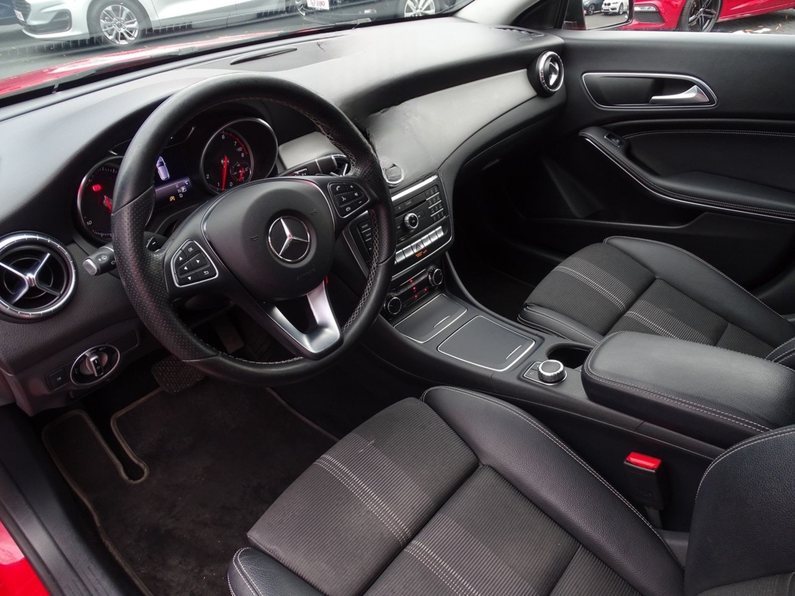 Mercedes-Benz CLA 180 Urban LED Navi Sitzheizung PDC foto 8