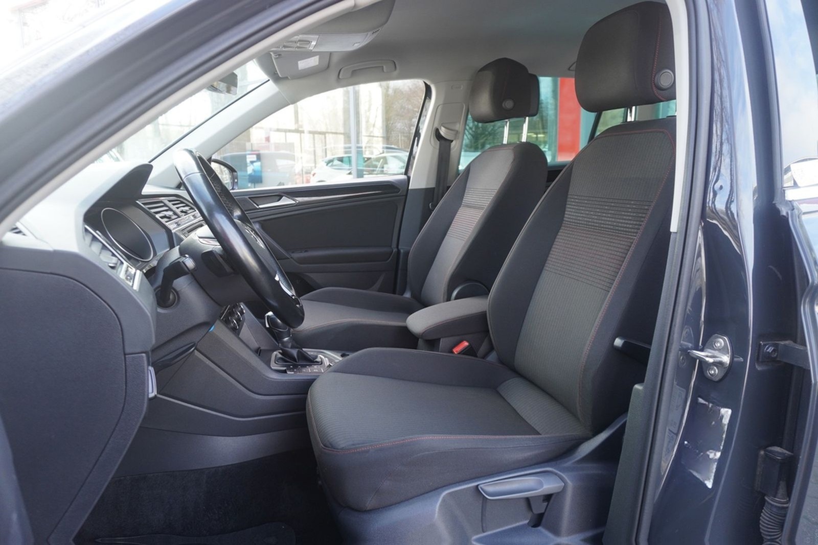 Volkswagen Tiguan 2.0 TDI 4Motion Sound AHK ACC Kamera Navi foto 11