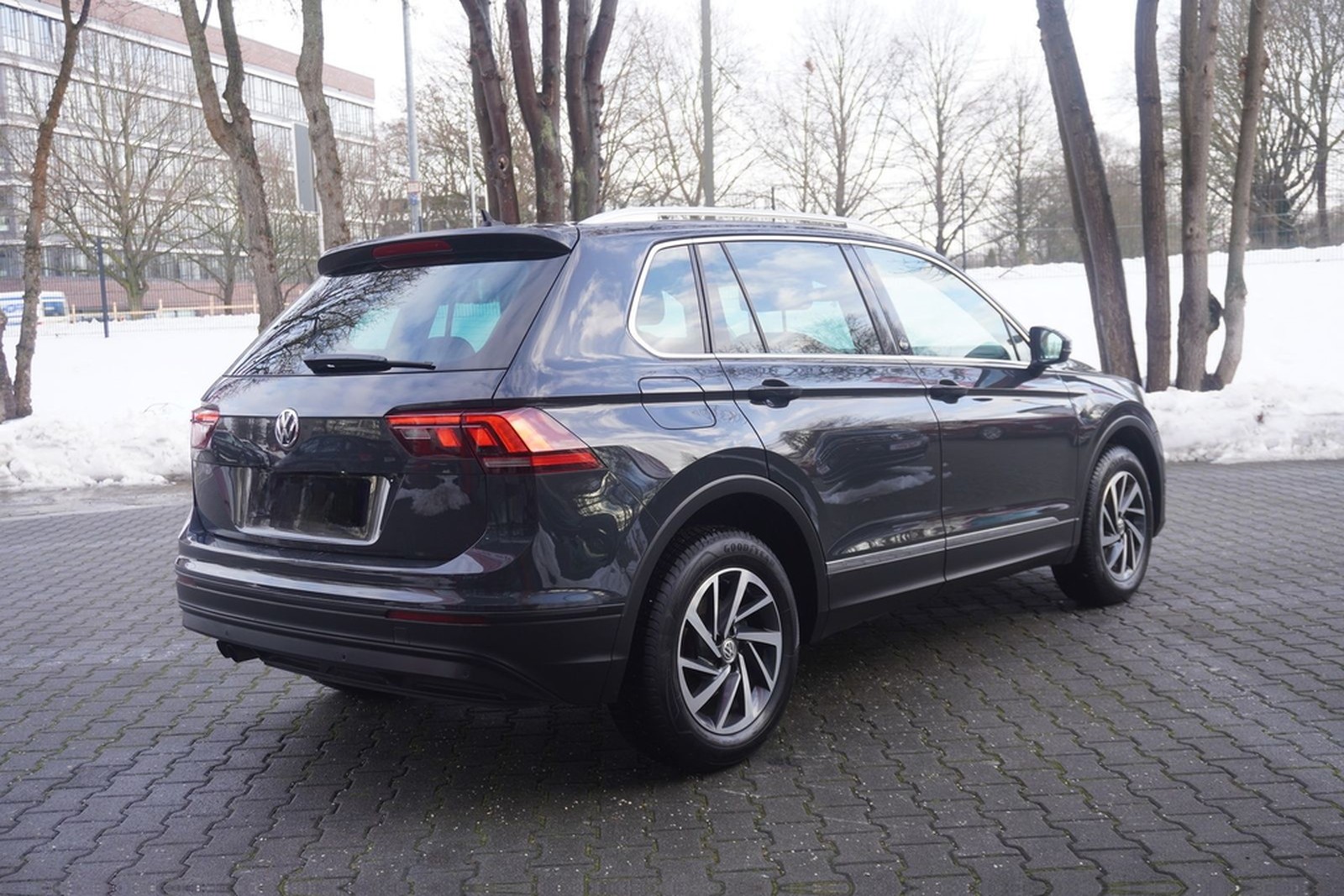 Volkswagen Tiguan 2.0 TDI 4Motion Sound AHK ACC Kamera Navi foto 6
