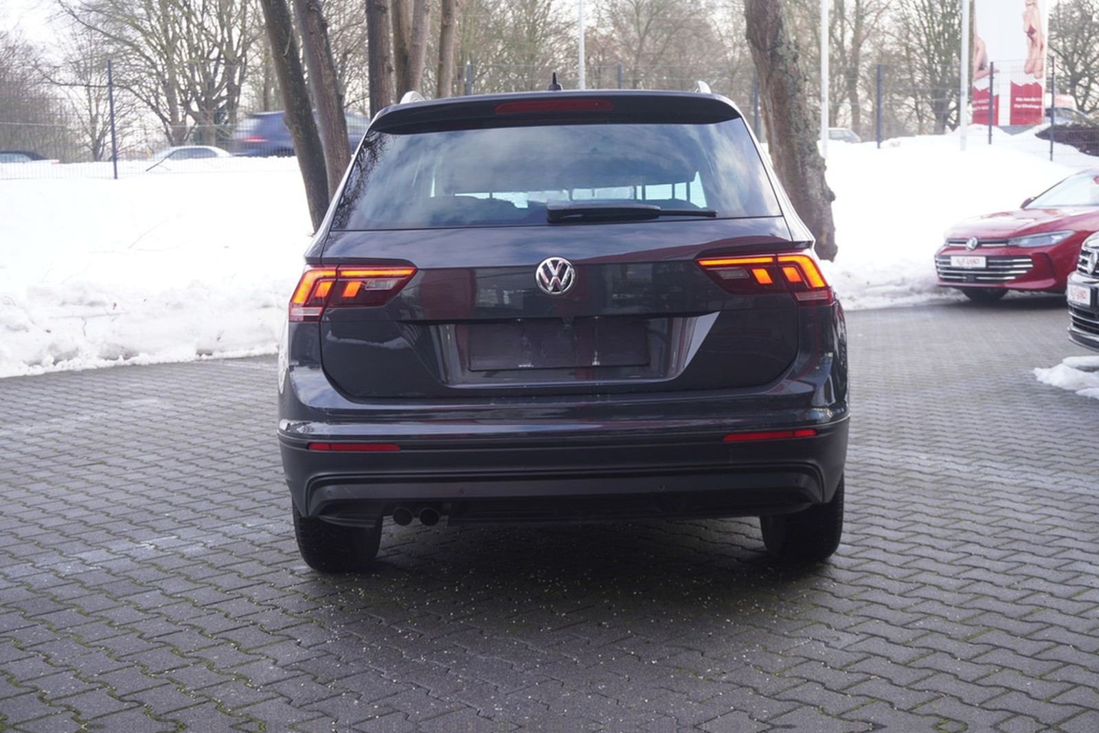 Volkswagen Tiguan 2.0 TDI 4Motion Sound AHK ACC Kamera Navi foto 7