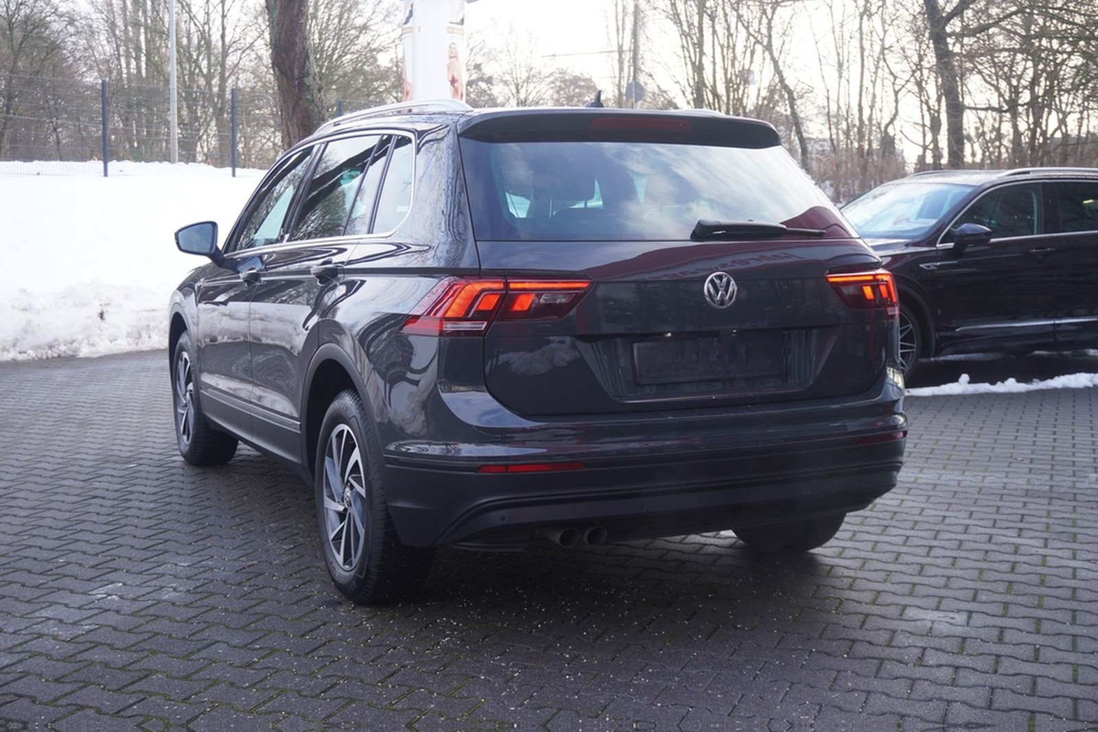 Volkswagen Tiguan 2.0 TDI 4Motion Sound AHK ACC Kamera Navi foto 8