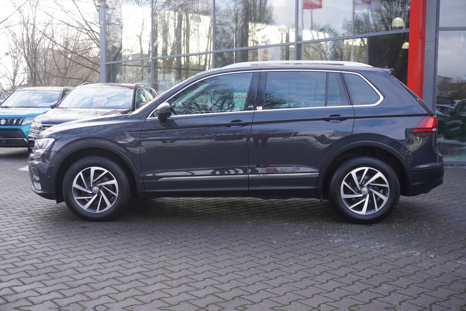 Volkswagen Tiguan 2.0 TDI 4Motion Sound AHK ACC Kamera Navi foto 9