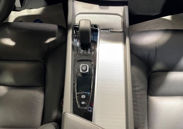 Volvo XC60 B4 Core Leder LED Navi Klima PDC foto 15