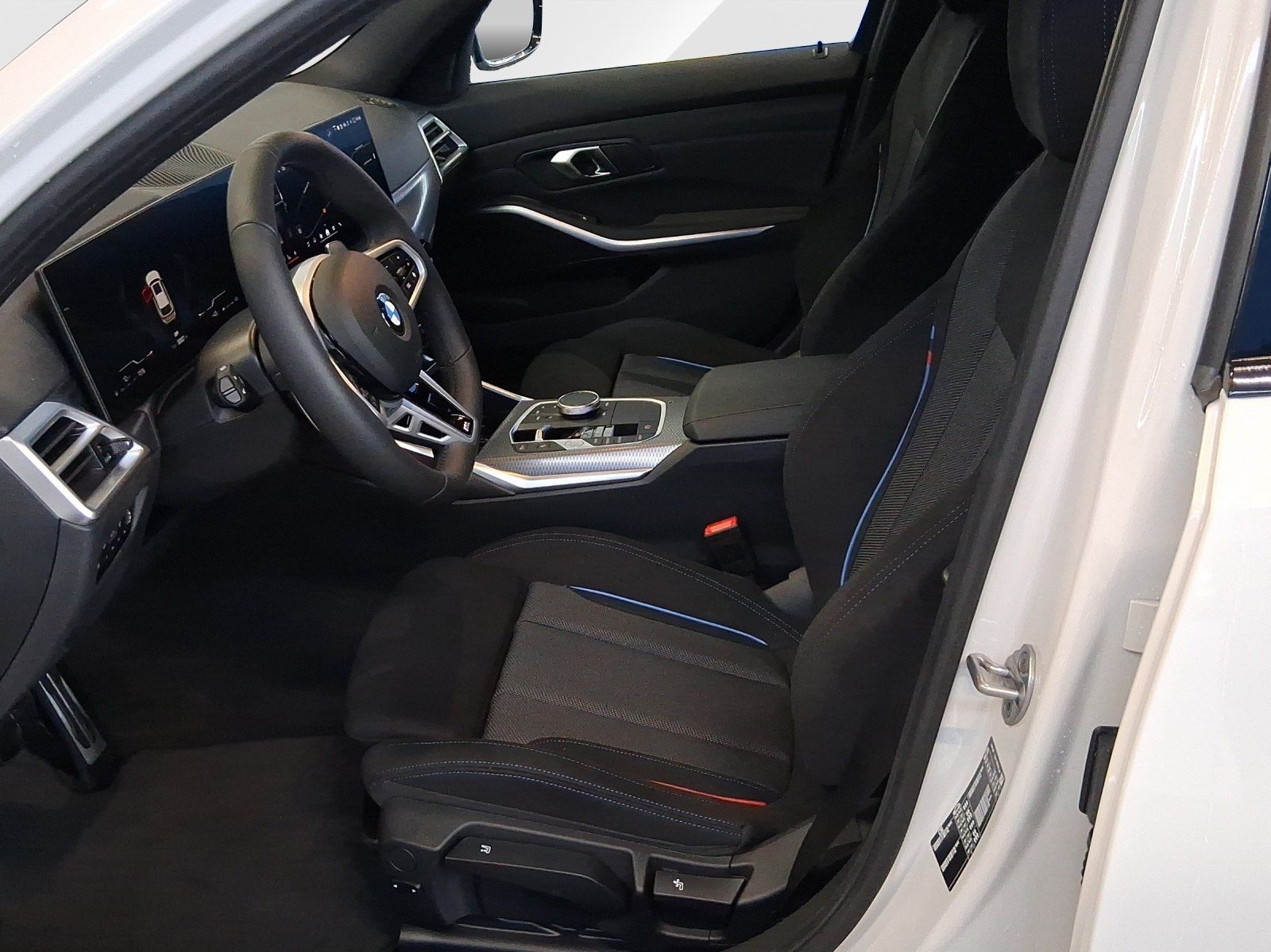 BMW 318d Touring UPE - 59.820,- € #exclusive foto 11