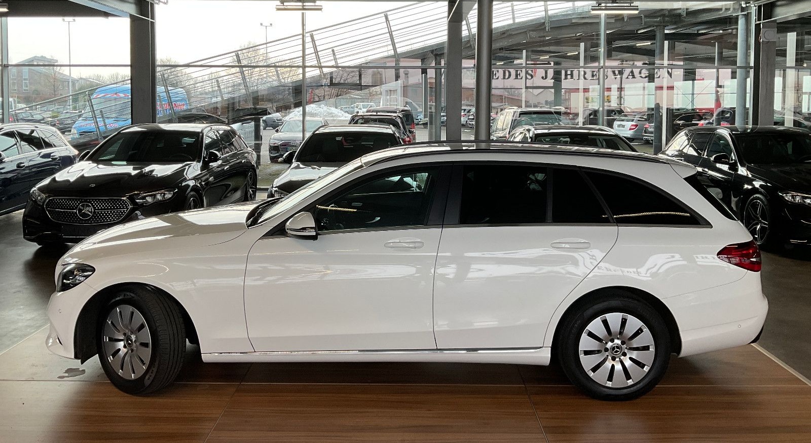 Mercedes-Benz C 180d T GARMIN/AHK/LED/KAMERA/BUSINESS foto 6