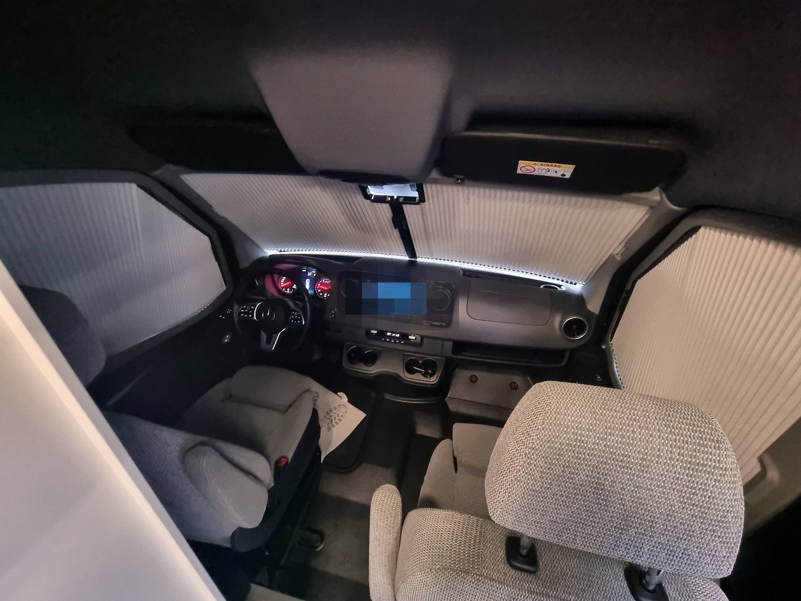 Mercedes-Benz Sprinter 419 Yucon 7.0 Lounge 4x4 Frankia 4Sitze foto 15