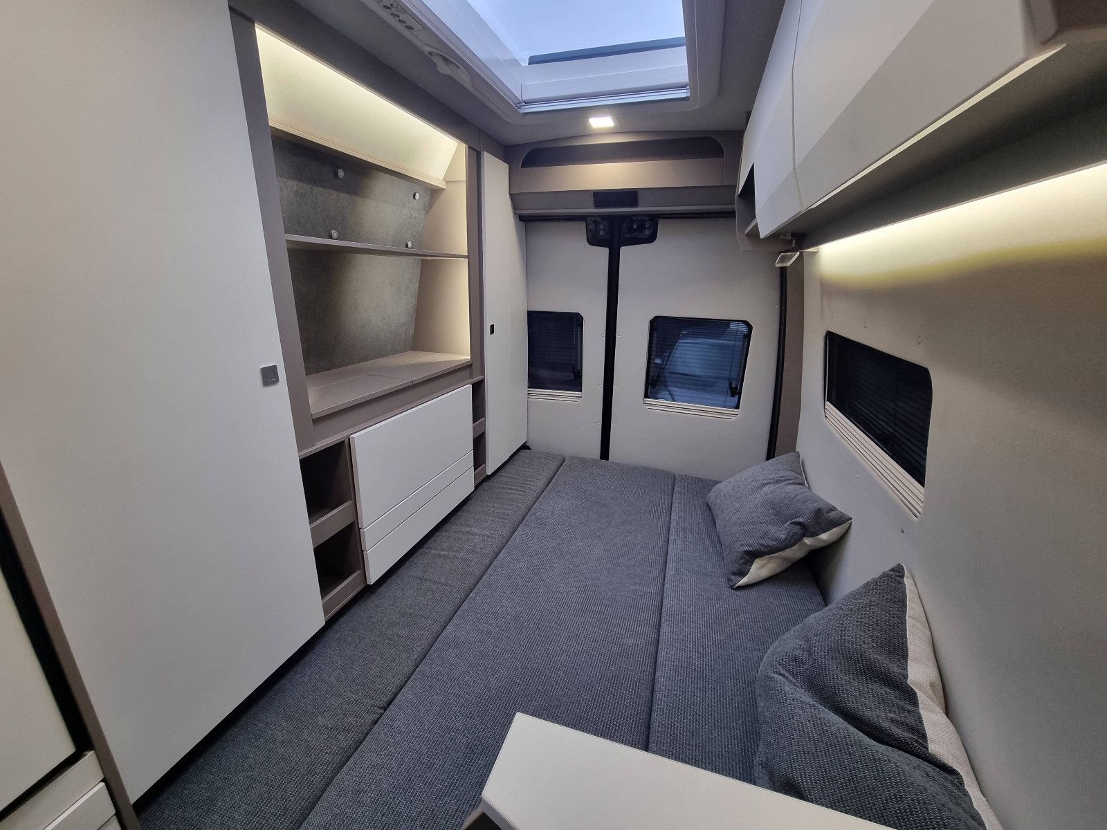 Mercedes-Benz Sprinter 419 Yucon 7.0 Lounge 4x4 Frankia 4Sitze foto 6