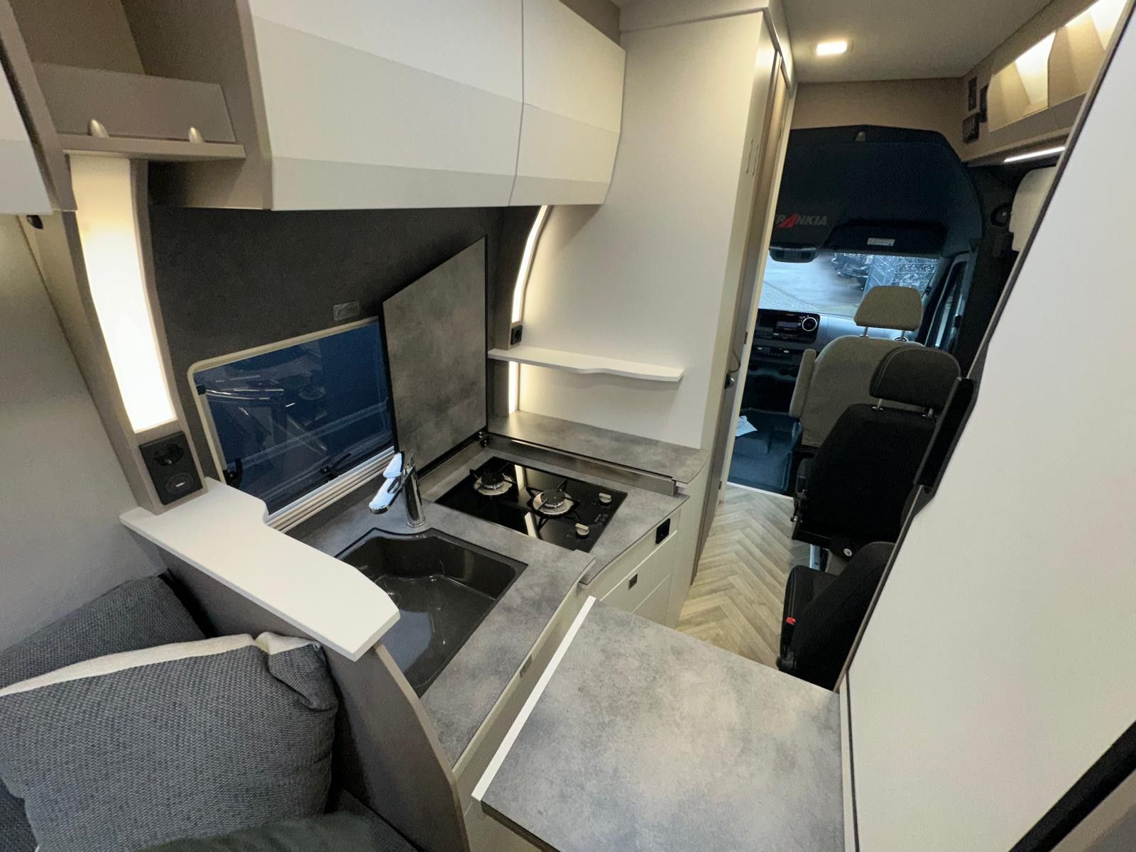 Mercedes-Benz Sprinter 419 Yucon 7.0 Lounge 4x4 Frankia 4Sitze foto 8