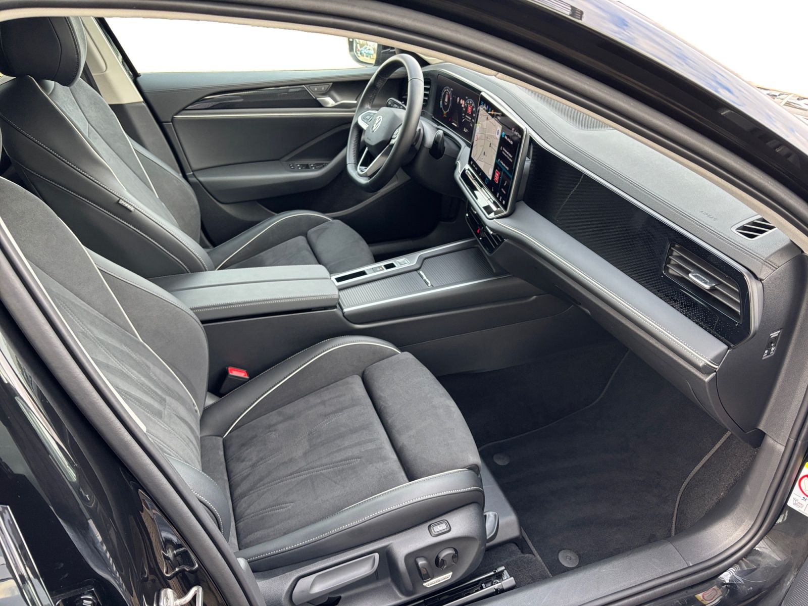 Volkswagen Passat Variant Business 1.5 eTSI DSG AHK LED NAV foto 7
