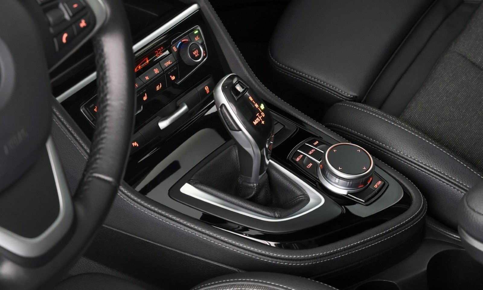 BMW 218i Active Tourer Sport Line LED PANO HUD 17" foto 13