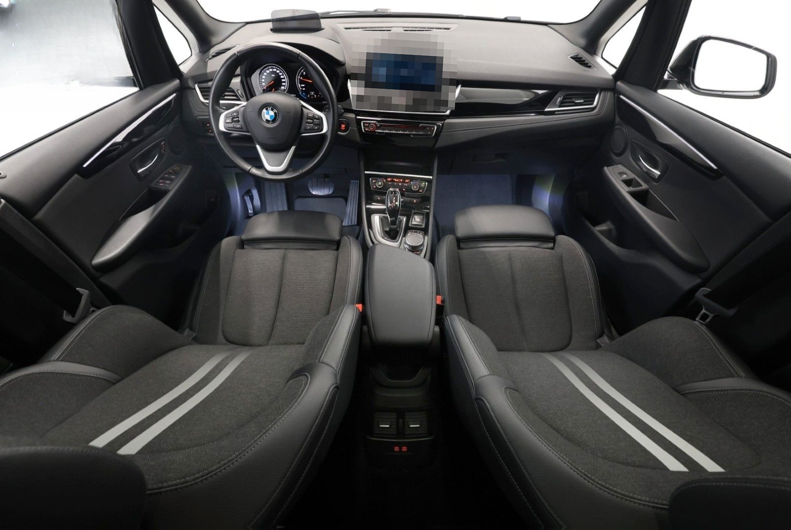 BMW 218i Active Tourer Sport Line LED PANO HUD 17" foto 19
