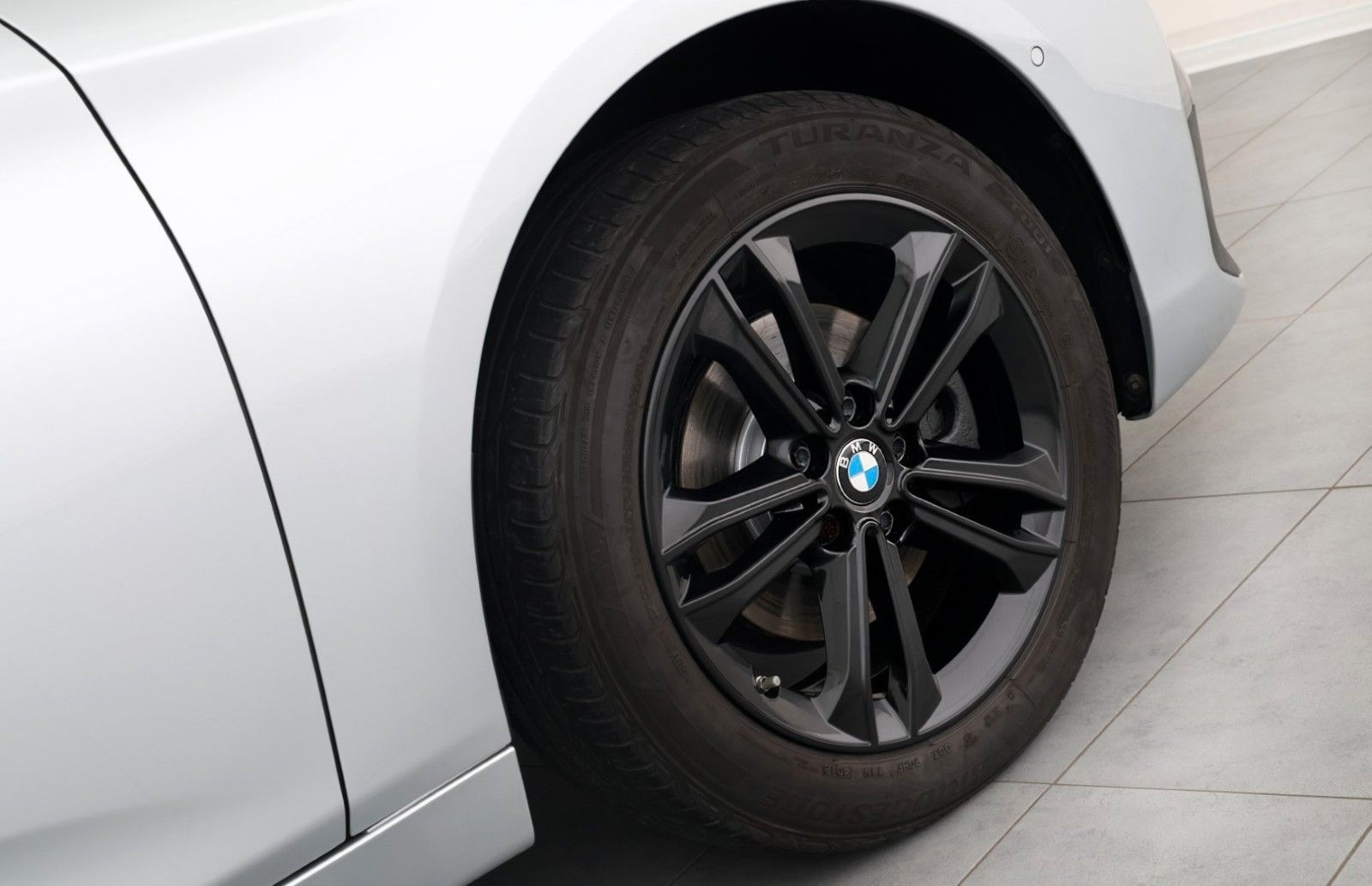 BMW 218i Active Tourer Sport Line LED PANO HUD 17" foto 5