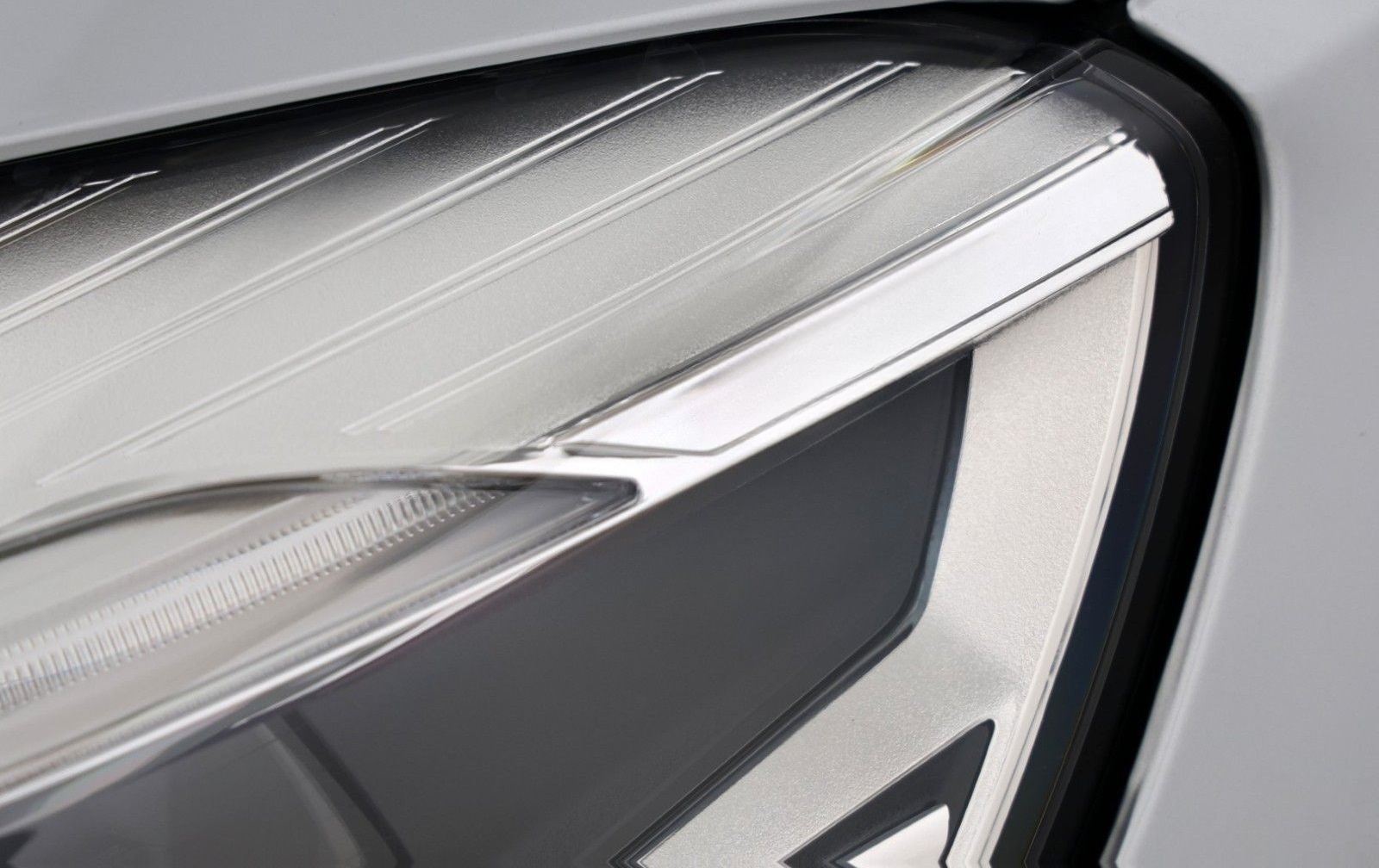 BMW 218i Active Tourer Sport Line LED PANO HUD 17" foto 7