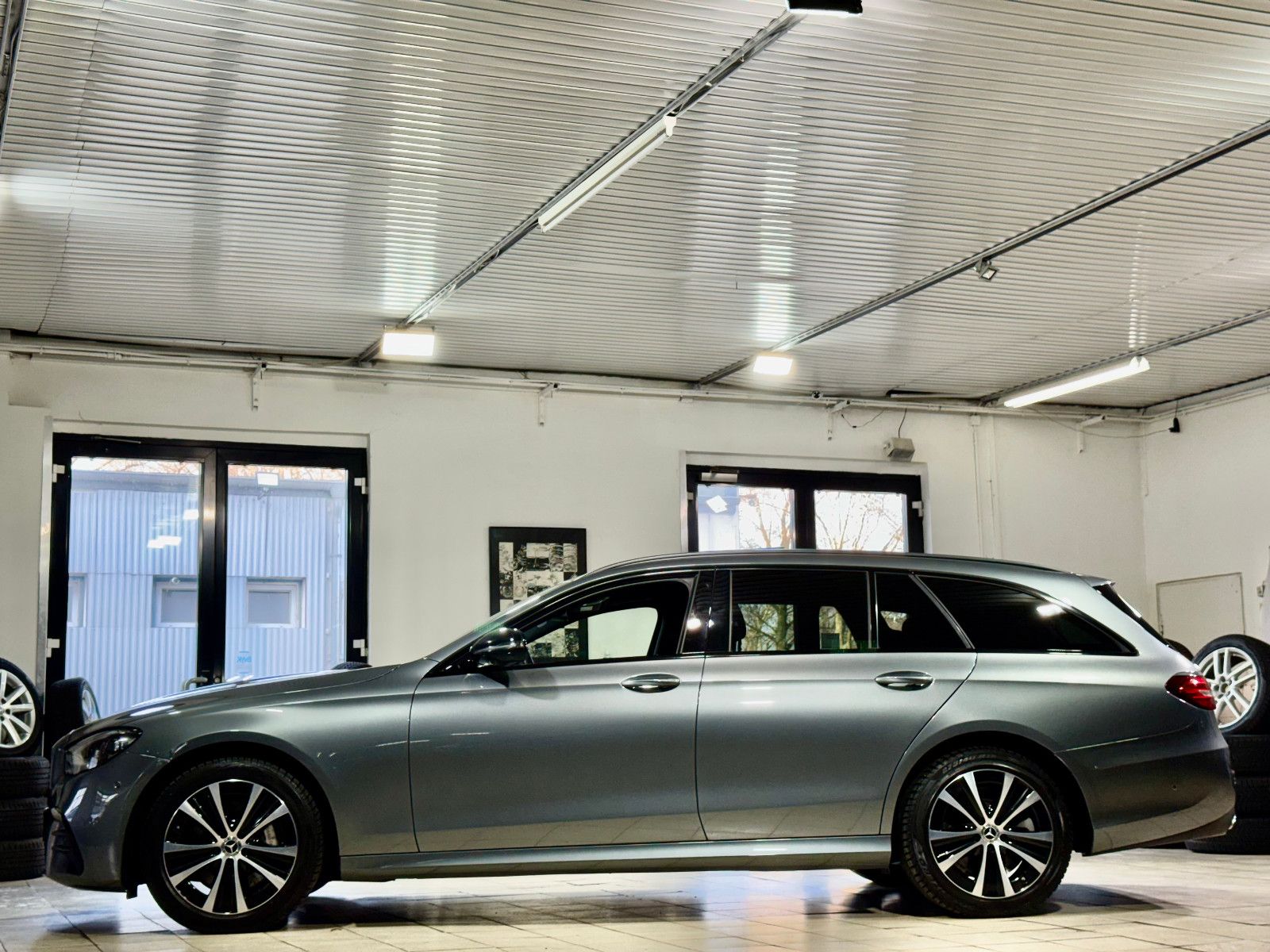 Mercedes-Benz E 300T de*AMG-Line*Pano*360°*Burmester*Night* foto 2