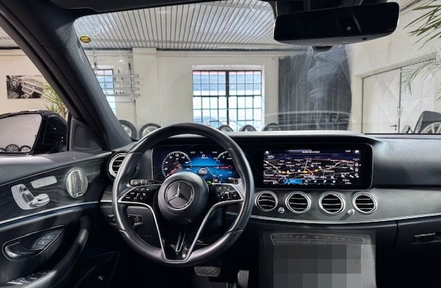 Mercedes-Benz E 300T de*AMG-Line*Pano*360°*Burmester*Night* foto 10