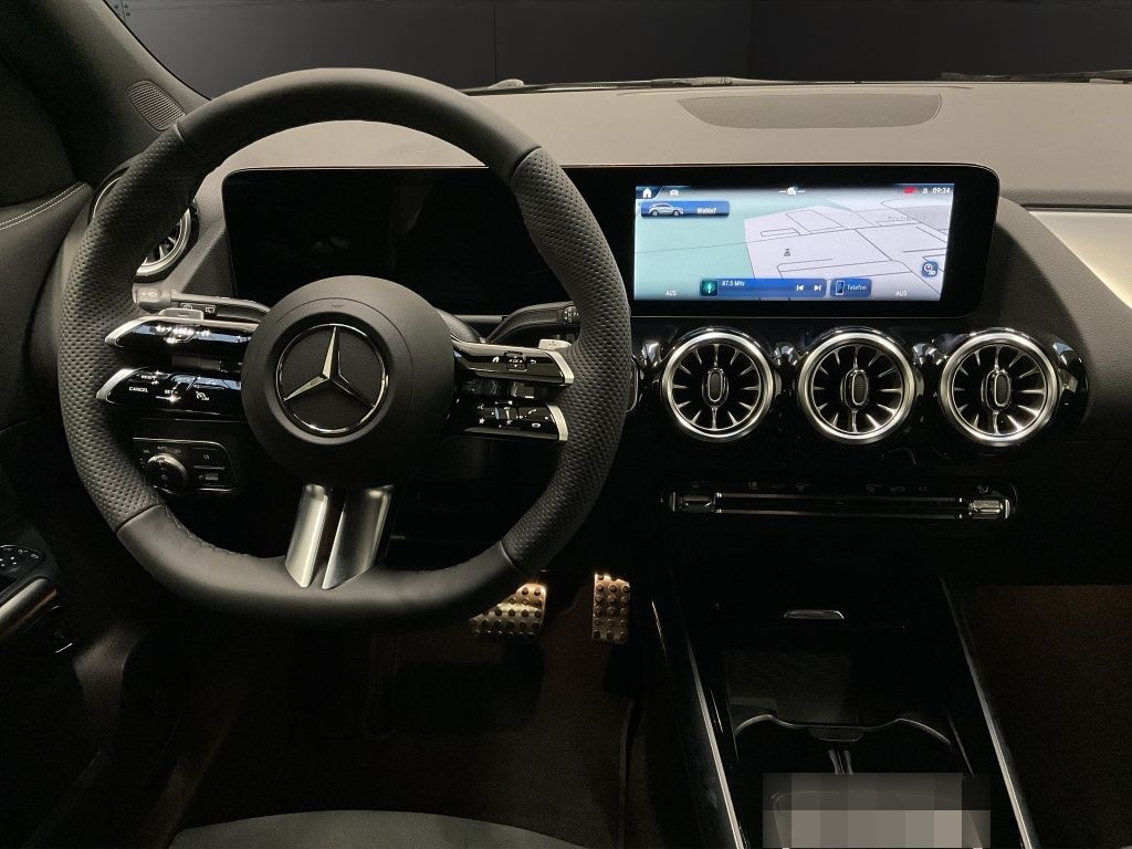 Mercedes-Benz GLA 200 AMG NIGHT PANORAMA DISTRONIC 360°AHK foto 8